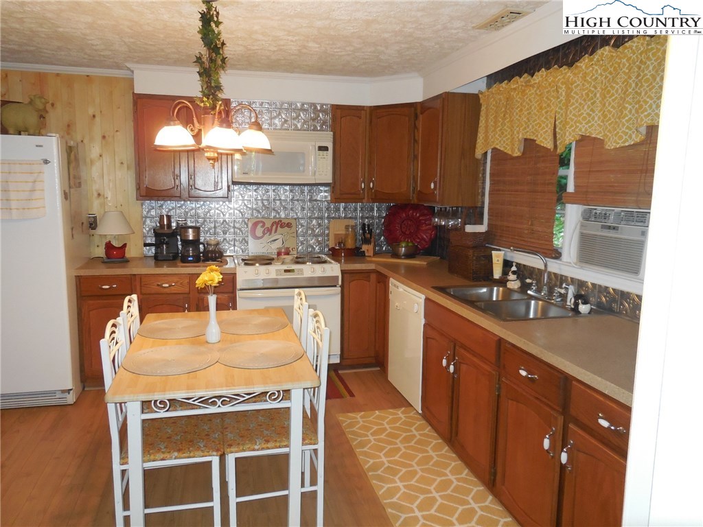 156 Yellow Brick Road Todd, NC 28684 - Photo 10 of 24 Gallery Image 10