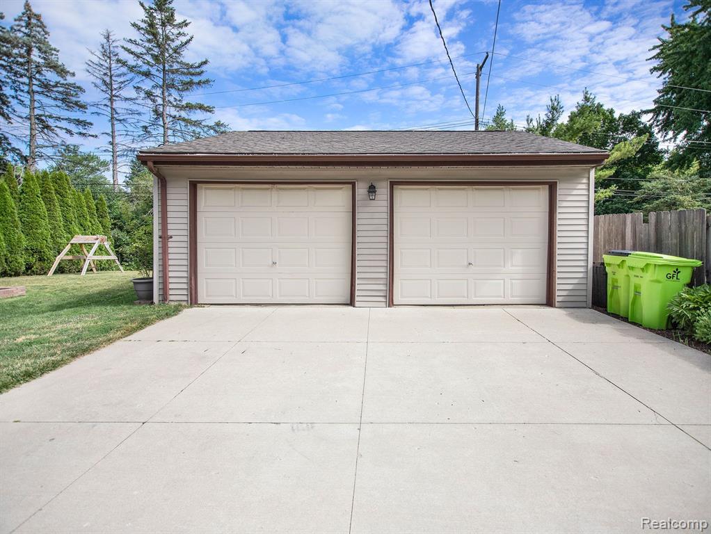 533 Meadow Lane Rochester, MI 48307 - Photo 27 of 35