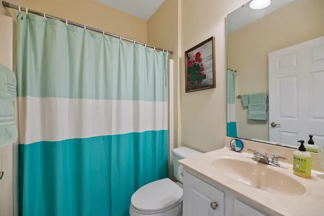 $525,000 | 5276 7th Green Drive, Hollywood, SC 29449