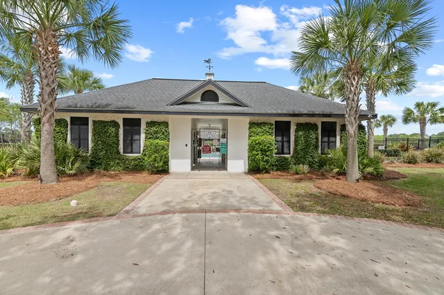 $525,000 | 5276 7th Green Drive, Hollywood, SC 29449