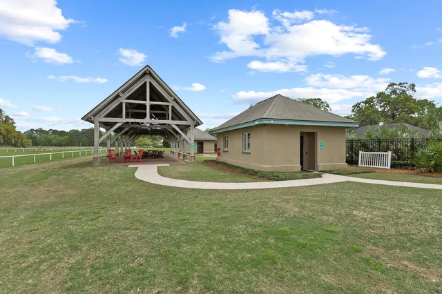 $525,000 | 5276 7th Green Drive, Hollywood, SC 29449