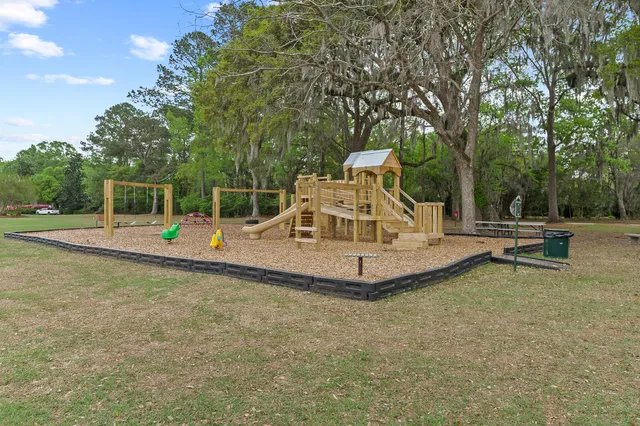 $525,000 | 5276 7th Green Drive, Hollywood, SC 29449