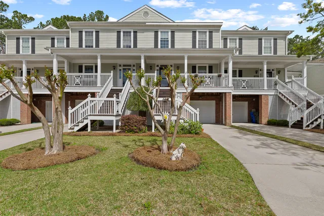 $525,000 | 5276 7th Green Drive, Hollywood, SC 29449