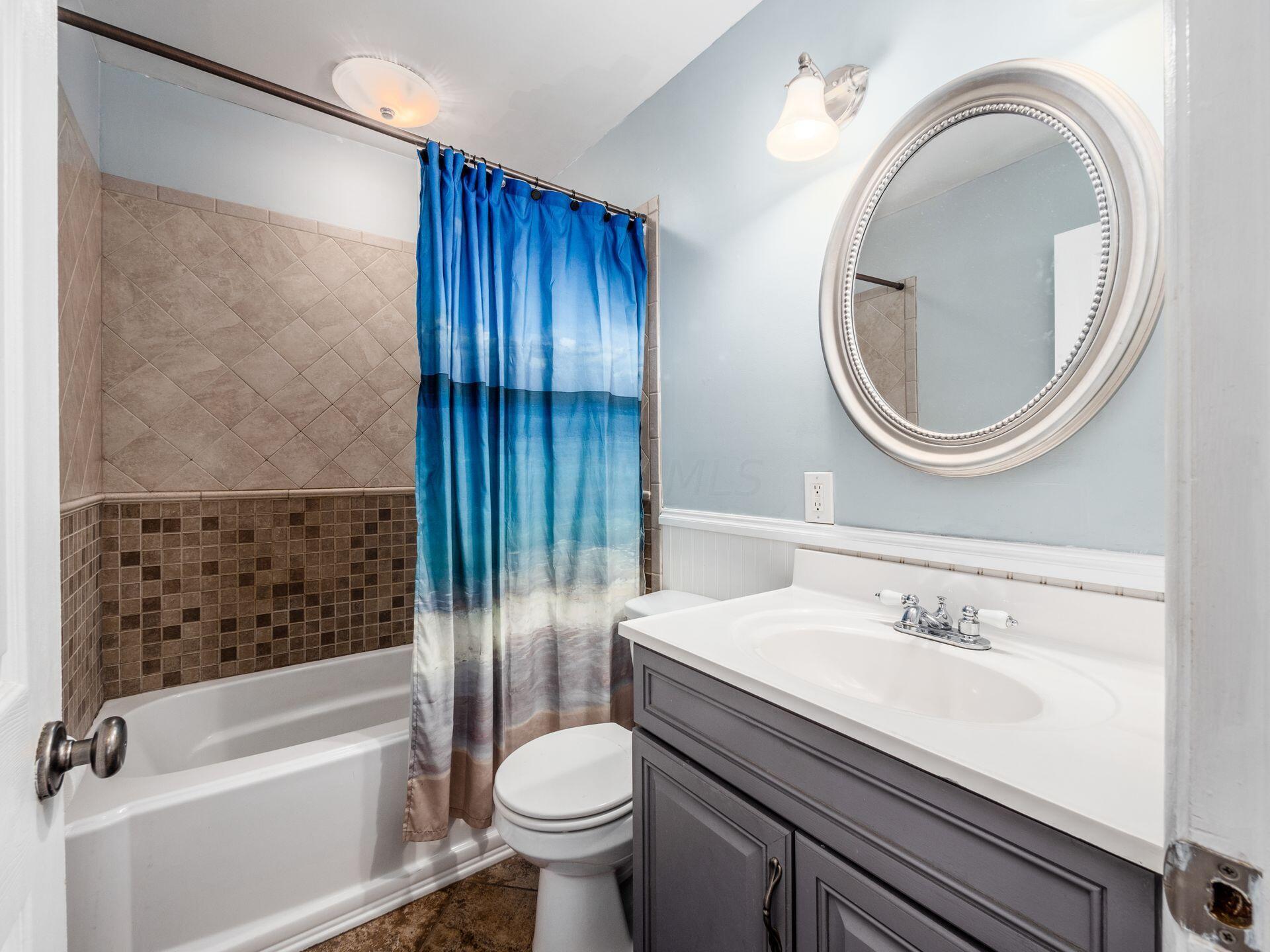 311 Topsfield Road Columbus, OH 43228 - Photo 29 of 48 Primary Suite Bathroom