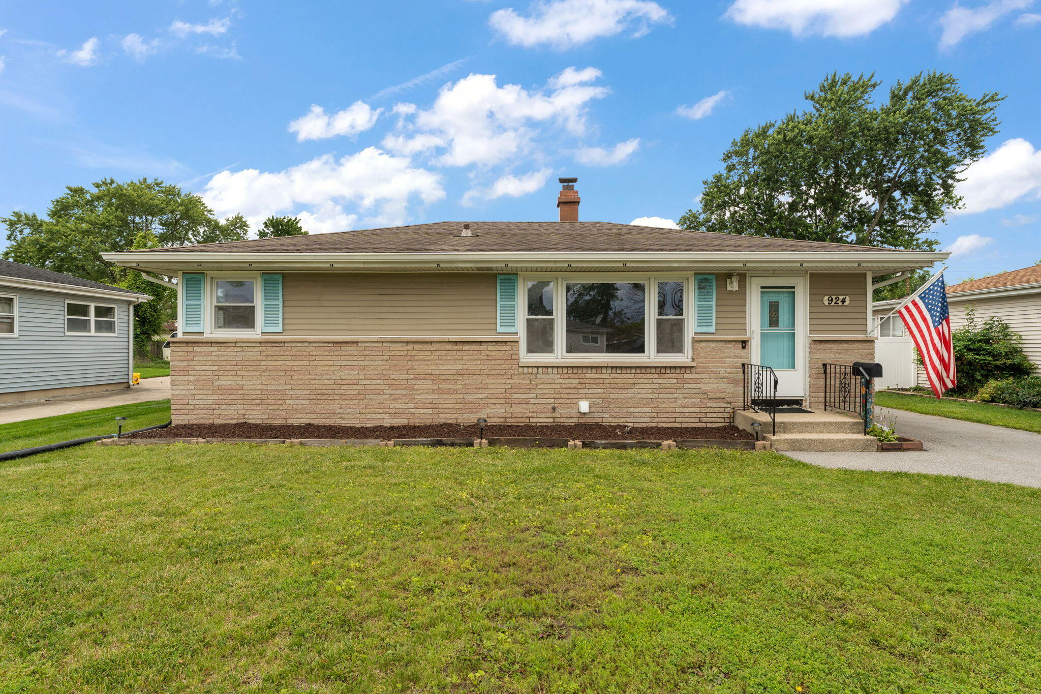 924 North Elmer Street Griffith, IN 46319 - Photo 2 of 22 2048x1365