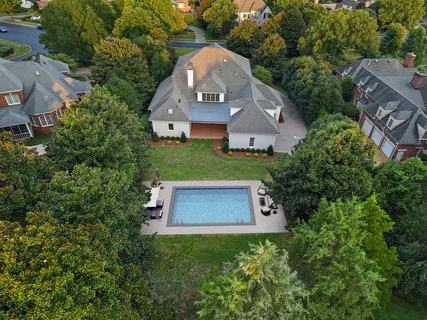 $3,999,000 | 5042 Hill Pl Drive, Nashville, TN 37205