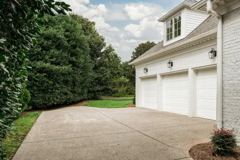 $3,999,000 | 5042 Hill Pl Drive, Nashville, TN 37205