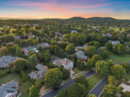 $3,999,000 | 5042 Hill Pl Drive, Nashville, TN 37205