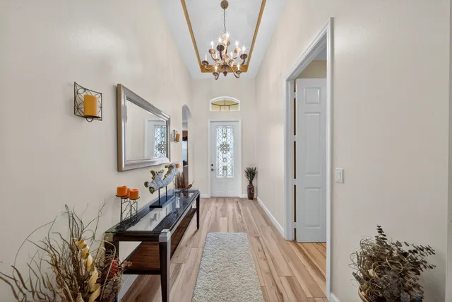 a view of entryway with livingroom