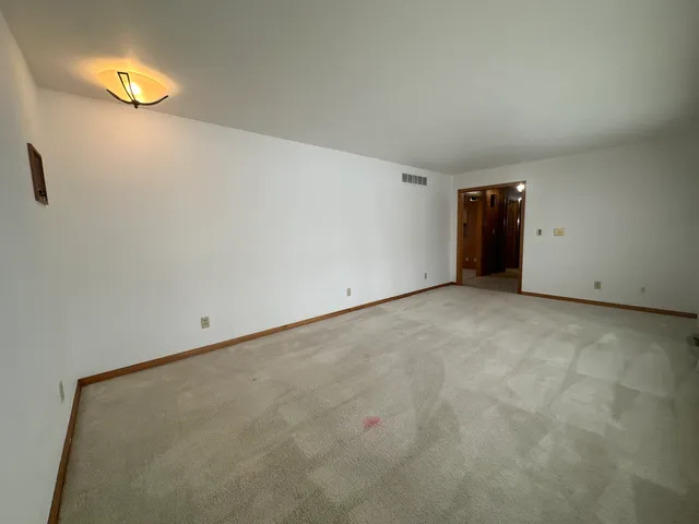 $199,999 | 2408 16th Avenue, Sterling, IL 61081