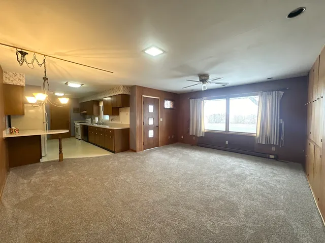 $199,999 | 2408 16th Avenue, Sterling, IL 61081