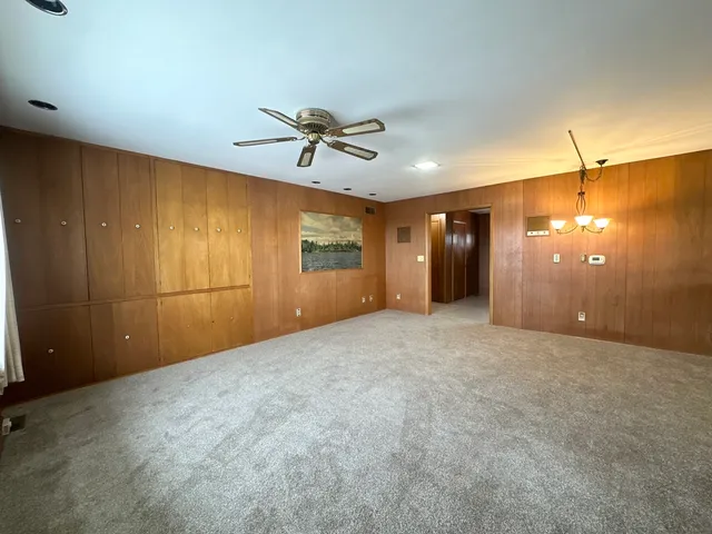 $199,999 | 2408 16th Avenue, Sterling, IL 61081