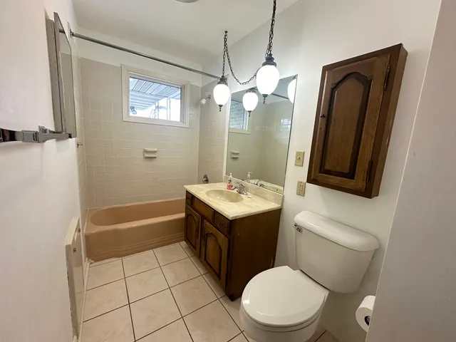 $199,999 | 2408 16th Avenue, Sterling, IL 61081