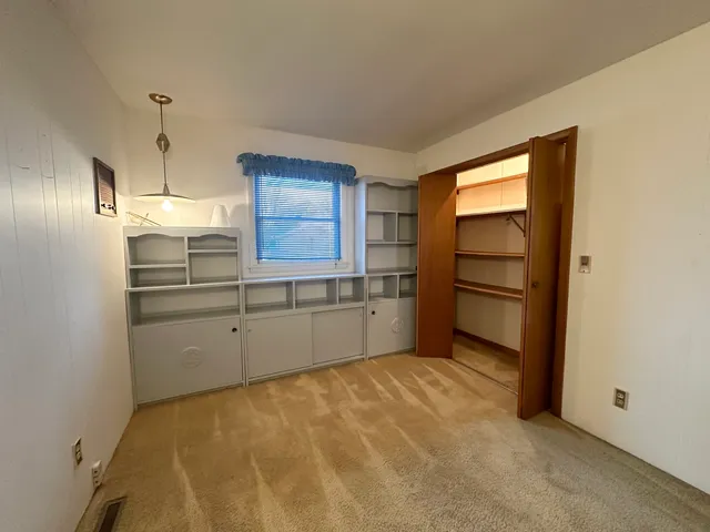 $199,999 | 2408 16th Avenue, Sterling, IL 61081