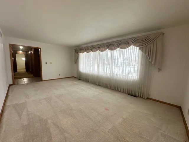 $199,999 | 2408 16th Avenue, Sterling, IL 61081