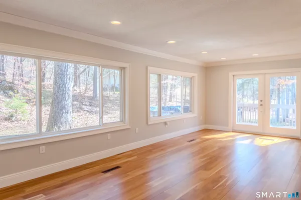 $575,000 | 64 Somerset Lane, Somers, CT 06071