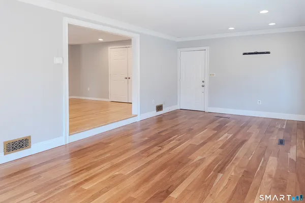 $575,000 | 64 Somerset Lane, Somers, CT 06071