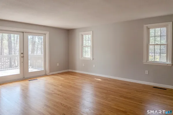 $575,000 | 64 Somerset Lane, Somers, CT 06071