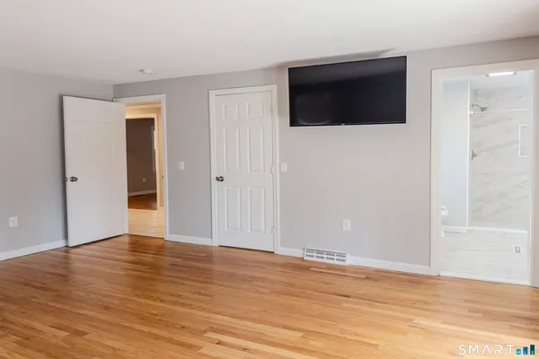 $575,000 | 64 Somerset Lane, Somers, CT 06071