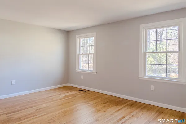 $575,000 | 64 Somerset Lane, Somers, CT 06071