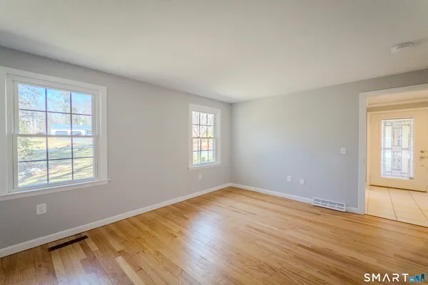 $575,000 | 64 Somerset Lane, Somers, CT 06071