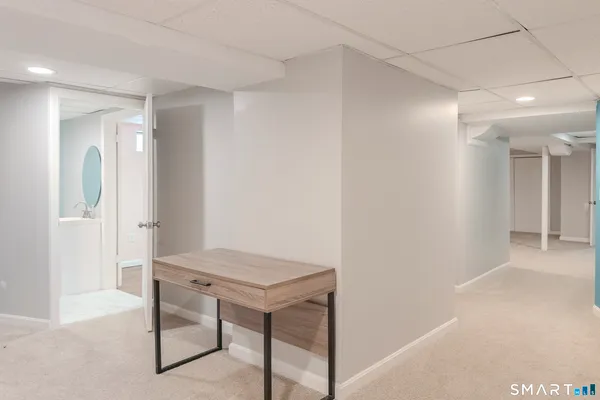 $575,000 | 64 Somerset Lane, Somers, CT 06071