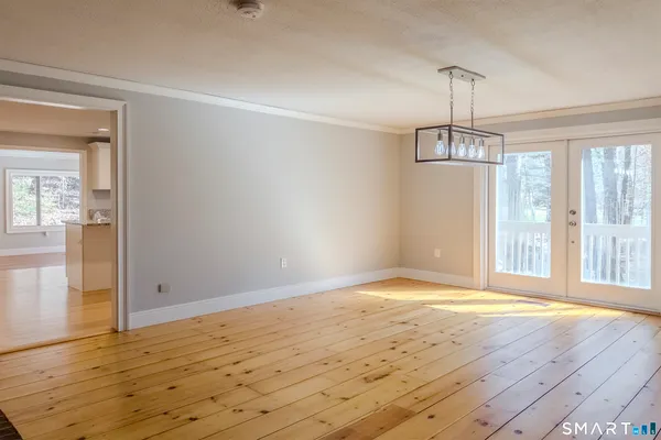 $575,000 | 64 Somerset Lane, Somers, CT 06071