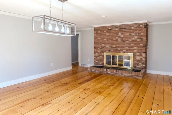 $575,000 | 64 Somerset Lane, Somers, CT 06071