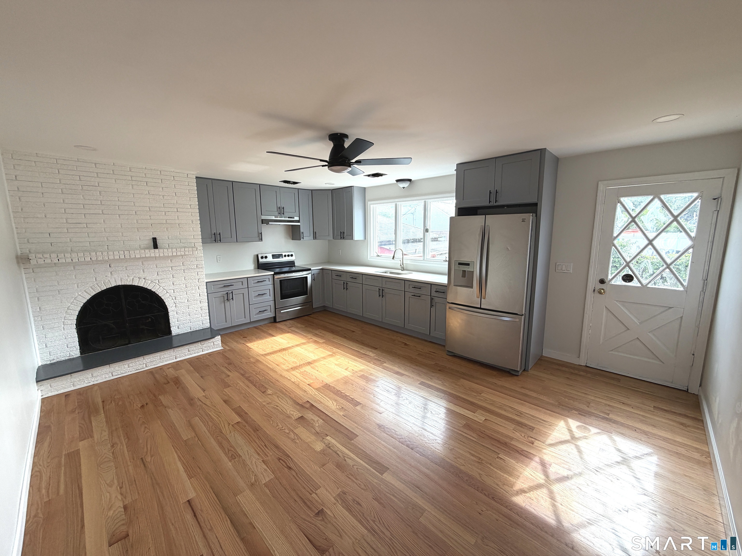 167 George Street Hartford, CT 06114 - Photo 15 of 33