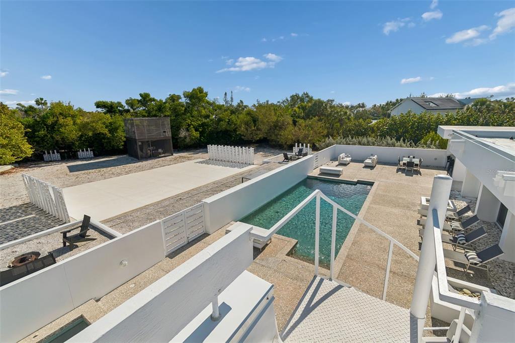 7647 Sanderling Road Sarasota, FL 34242 - Photo 14 of 70