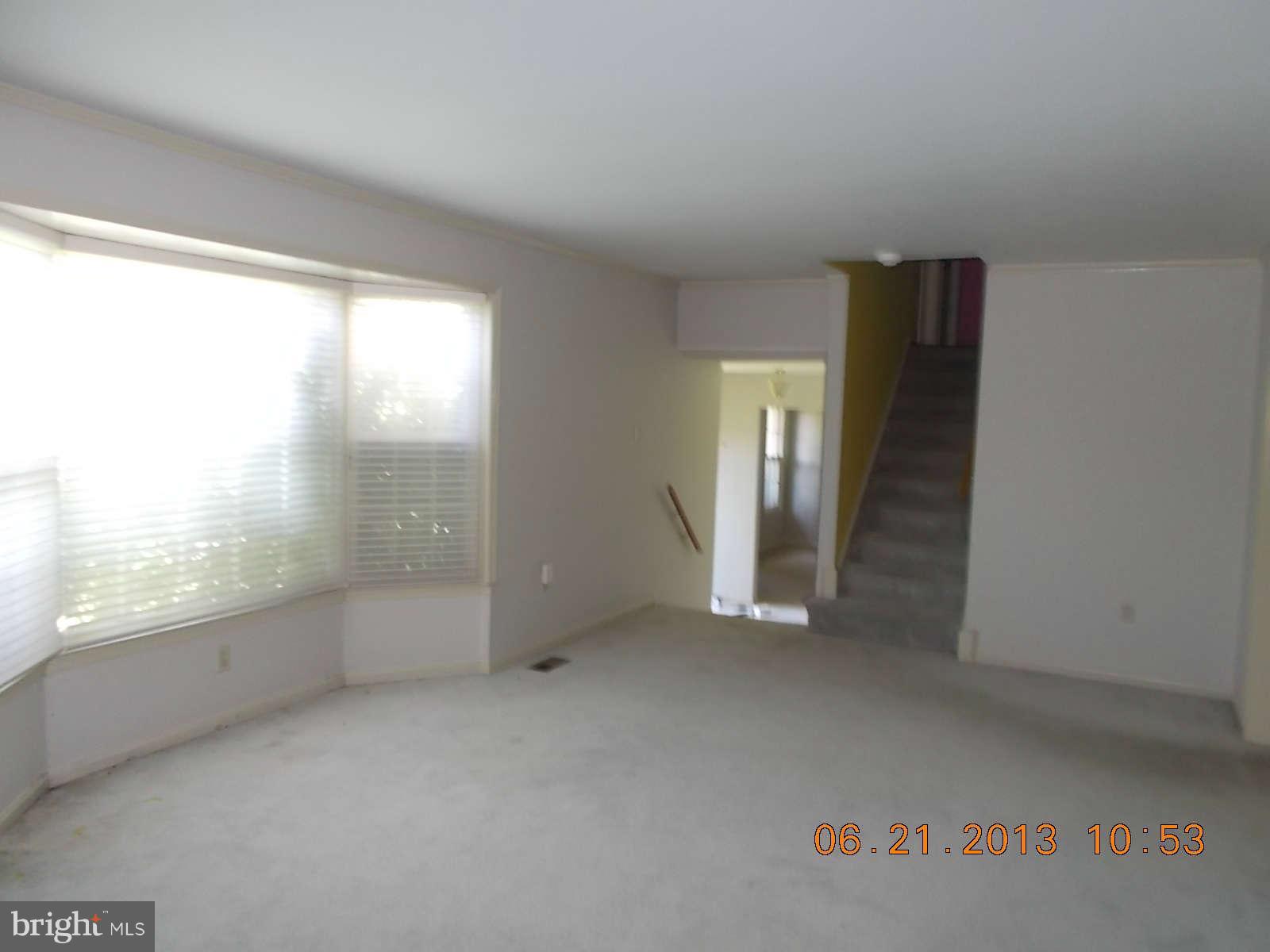 2224 Falling Creek Road Silver Spring, MD 20904 - Photo 18 of 28 Living Room