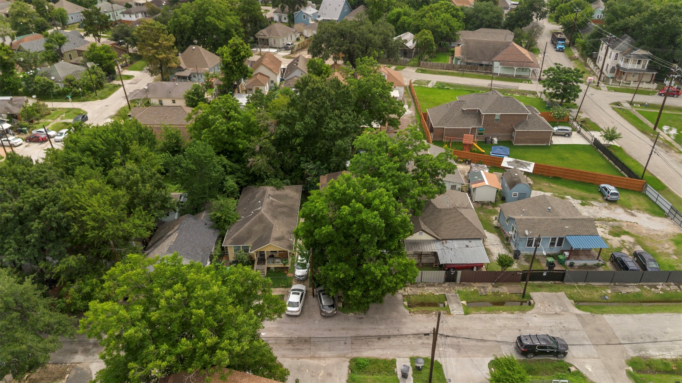 1612 Common Street Houston, TX 77009 - Photo 7 of 21