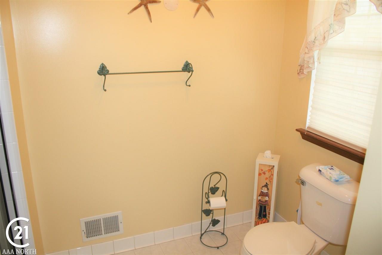 13185 Hunt Road Memphis, MI 48041 - Photo 12 of 28 Master Bathroom