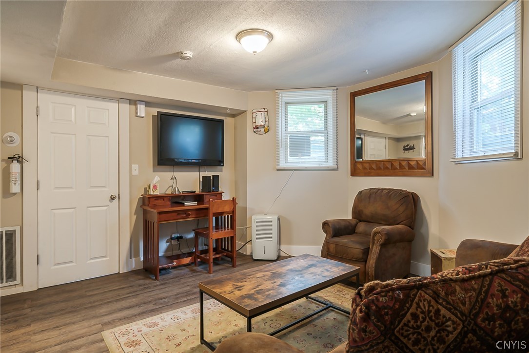 693 South Bay Road Cicero, NY 13212 - Photo 11 of 44 Bright and cozy makes this airbnb very desirable.