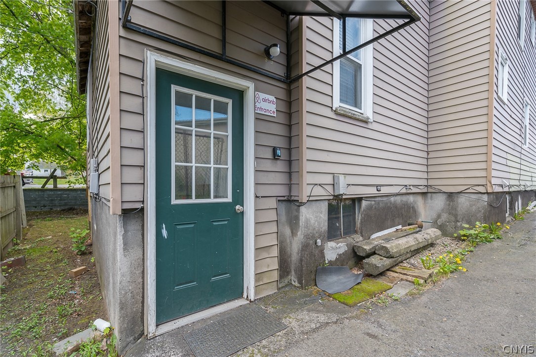 693 South Bay Road Cicero, NY 13212 - Photo 4 of 44 airbnb entrance with its private lockbox.