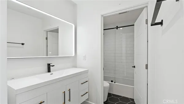 $8,500 | 420 South Hill Street, Orange, CA 92869