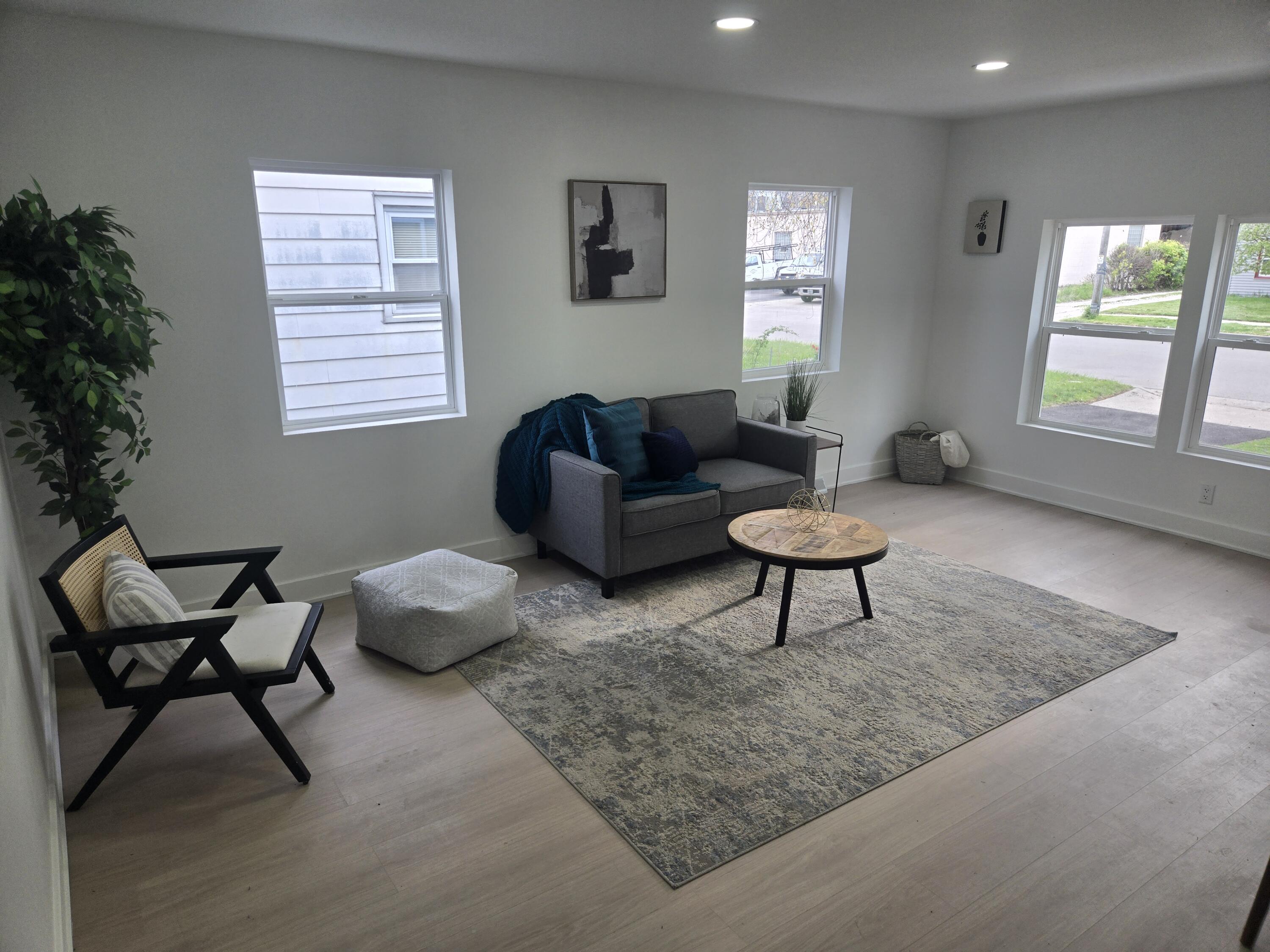 4578 North 127th Street Butler, WI 53007 - Photo 11 of 28 Living room