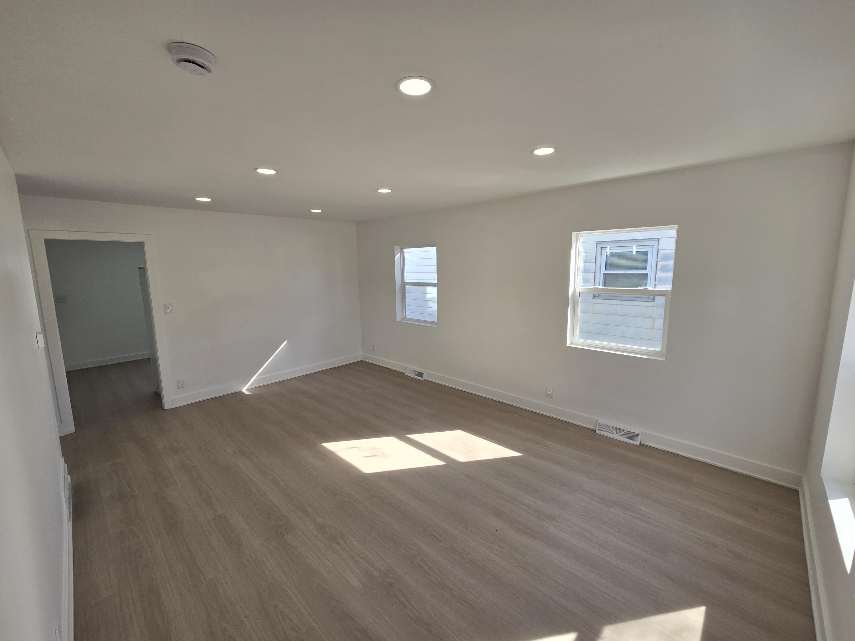 4578 North 127th Street Butler, WI 53007 - Photo 13 of 37 Living room