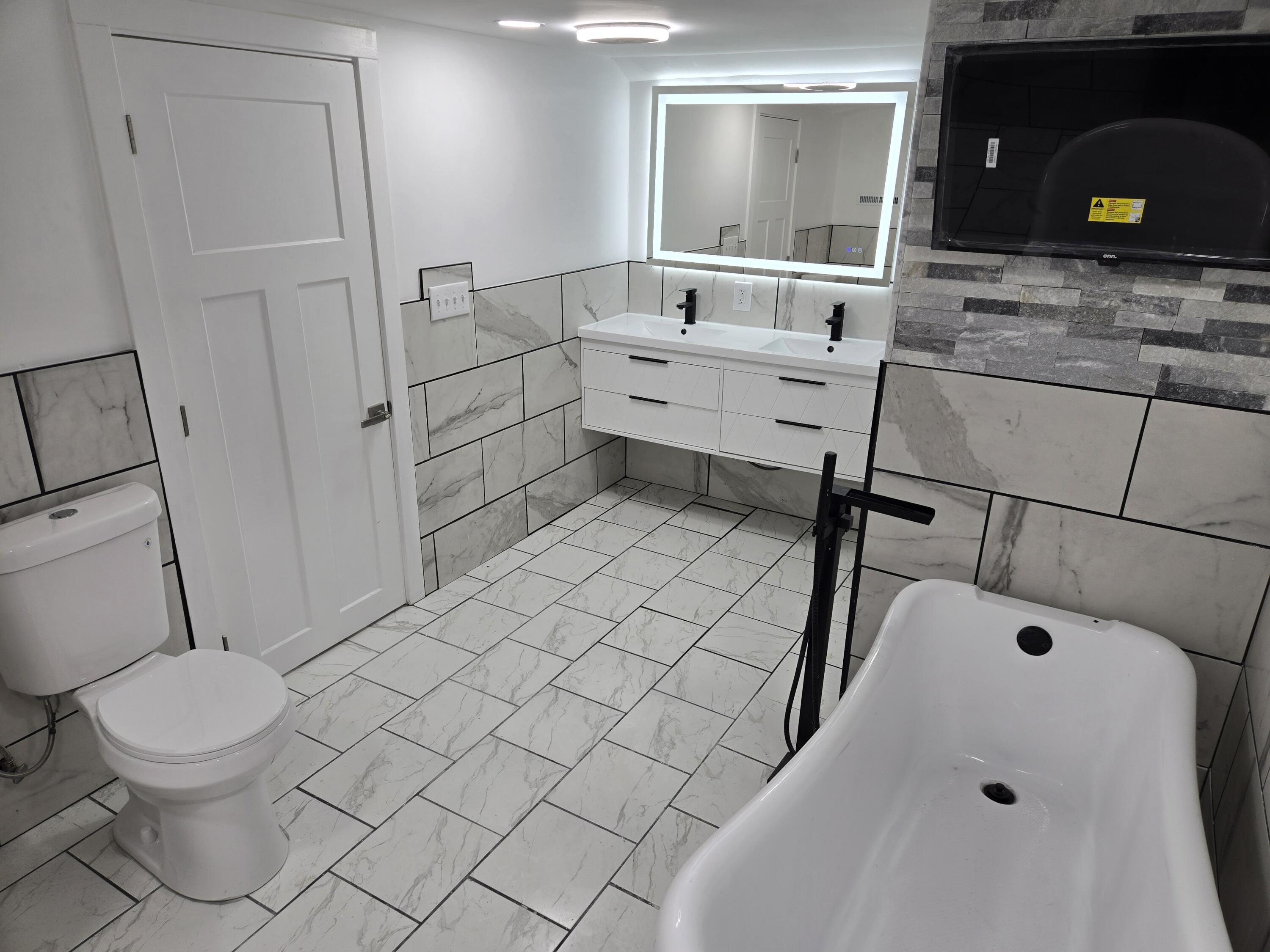 4578 North 127th Street Butler, WI 53007 - Photo 30 of 37 Luxury Master Bath