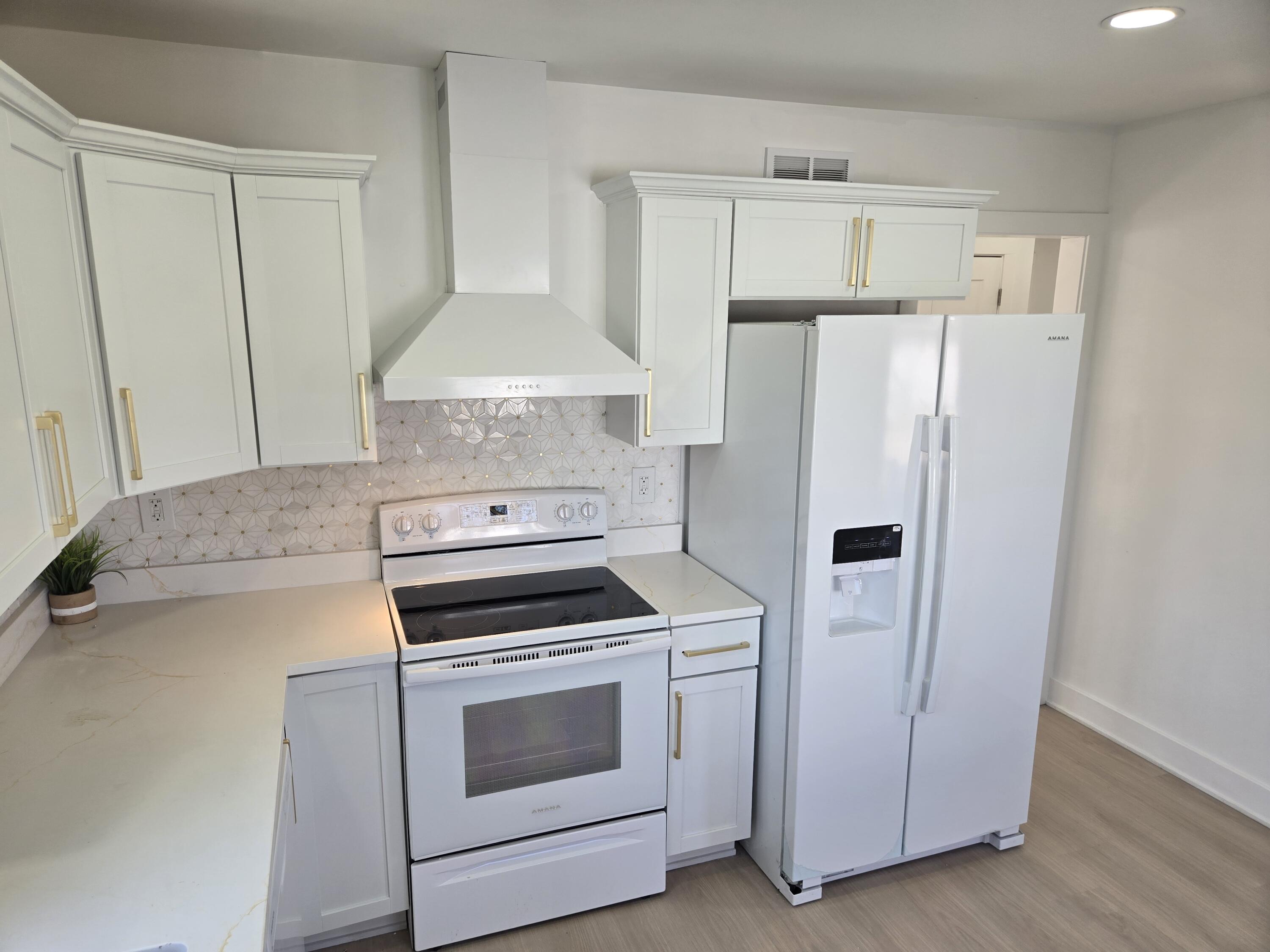 4578 North 127th Street Butler, WI 53007 - Photo 9 of 37 Kitchen