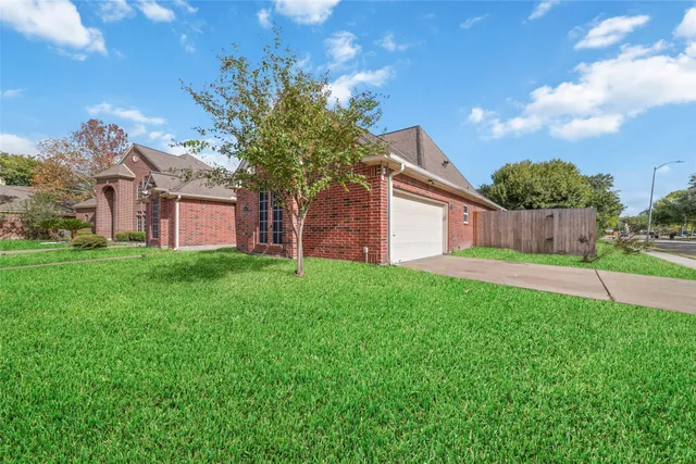 $2,600 | 6511 Mesa Vista Court, Houston, TX 77083