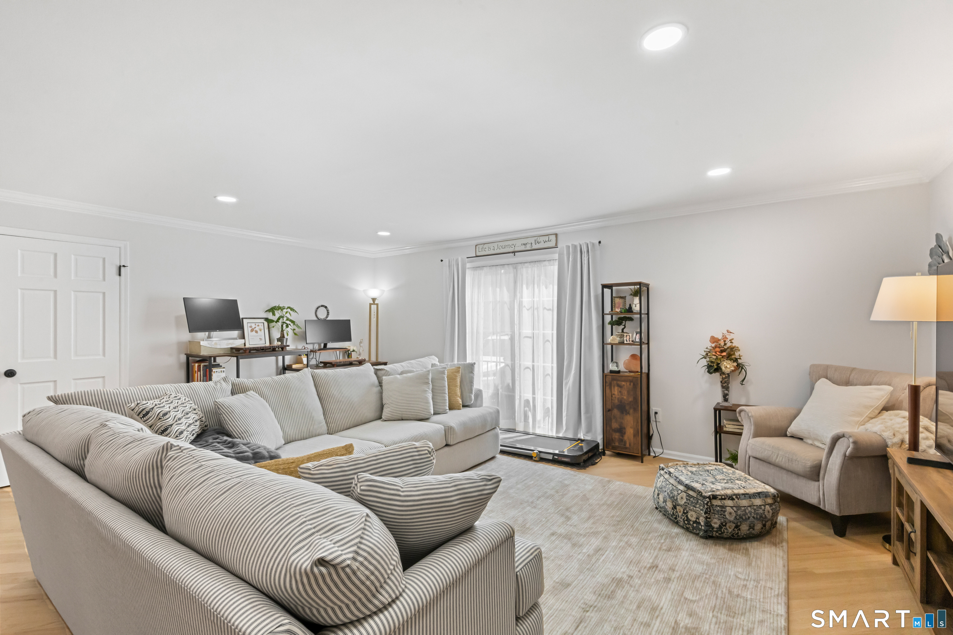 98 Valley Road, Unit 15 Greenwich, CT 06807 - Photo 3 of 23 Gallery Image 3