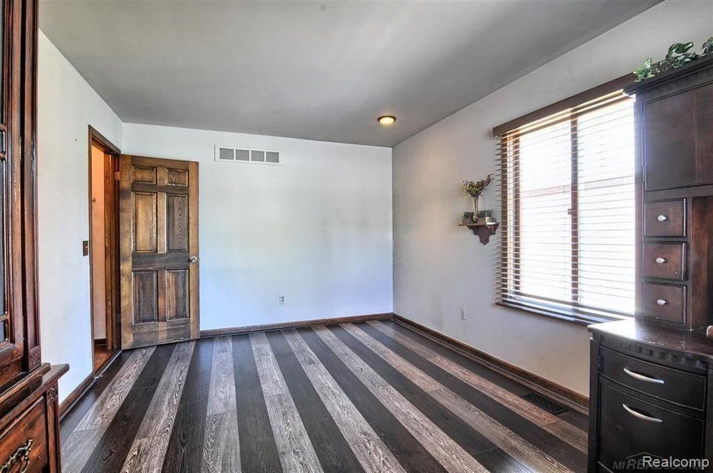 1718 Jason Circle Rochester, MI 48306 - Photo 12 of 31 12.JPG