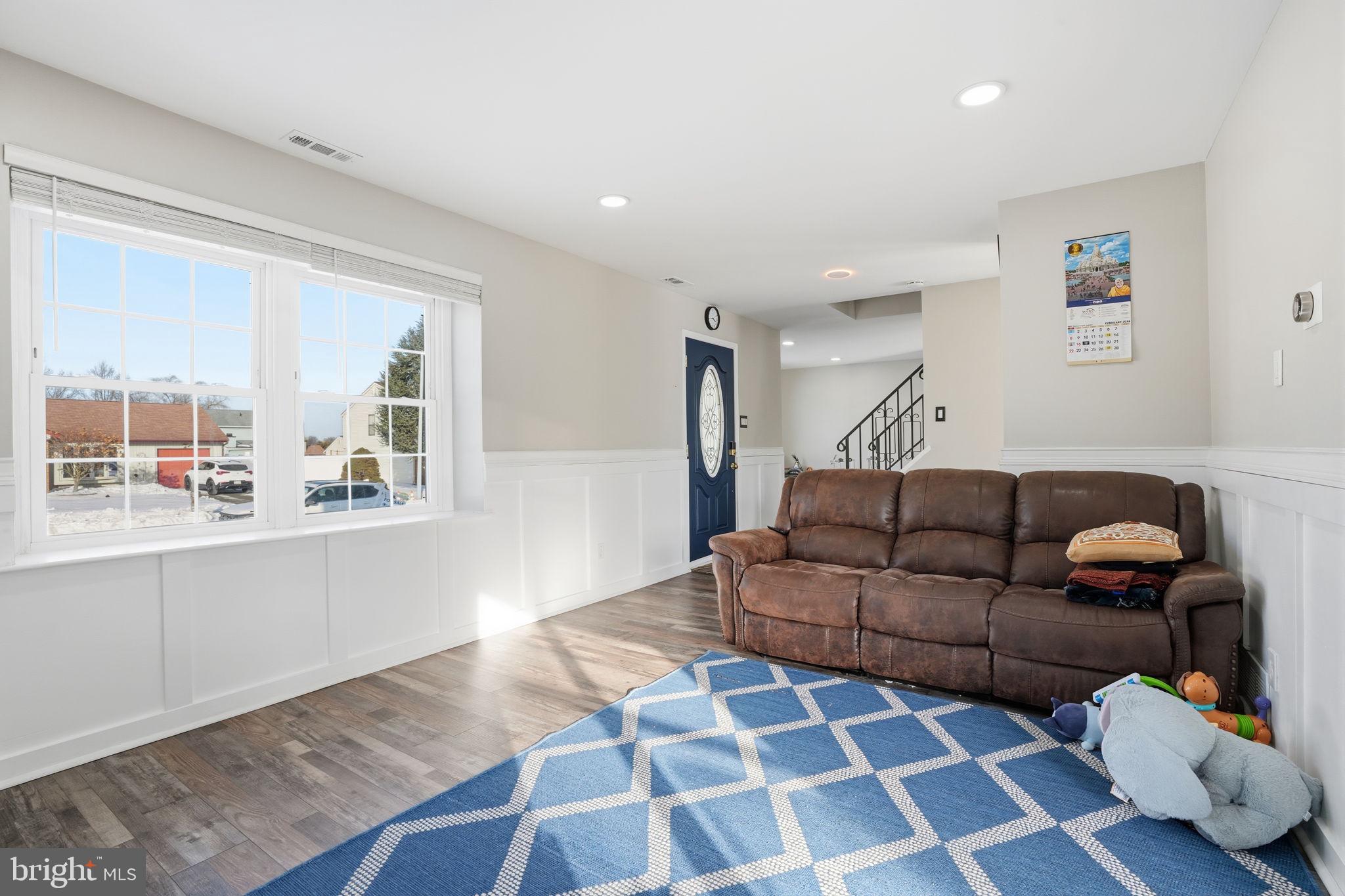 2524 Valley View Road Bensalem, PA 19020 - Photo 6 of 23