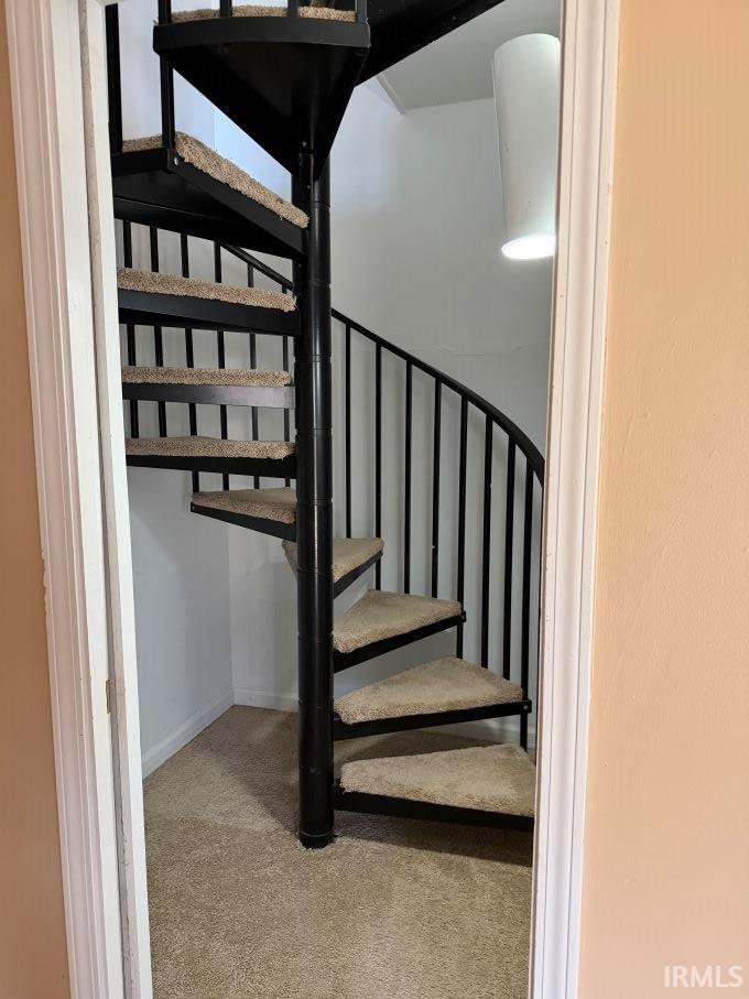 9052 South Pointe Ridge Lane Bloomington, IN 47401 - Photo 13 of 20