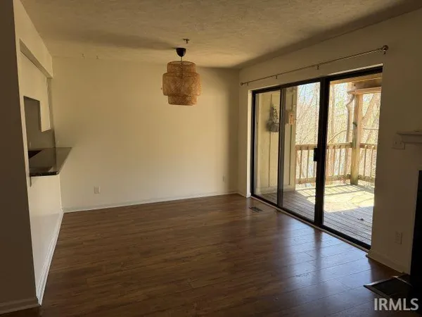 $182,900 | 9052 South Pointe Ridge Lane, Bloomington, IN 47401