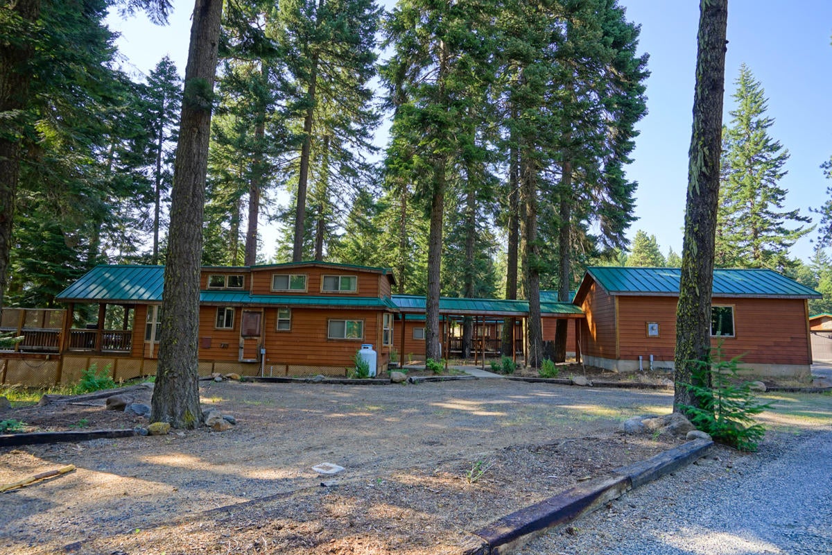 7979 Hyatt Prairie Road, Unit 40 Ashland, OR 97520 - Photo 2 of 21 Cabin_40_02