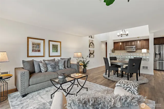 $629,900 | 3030 14th Avenue West, Unit 106, Seattle, WA 98119