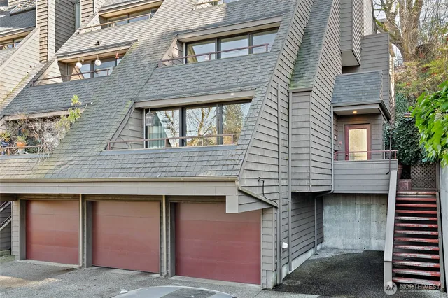 $629,900 | 3030 14th Avenue West, Unit 106, Seattle, WA 98119