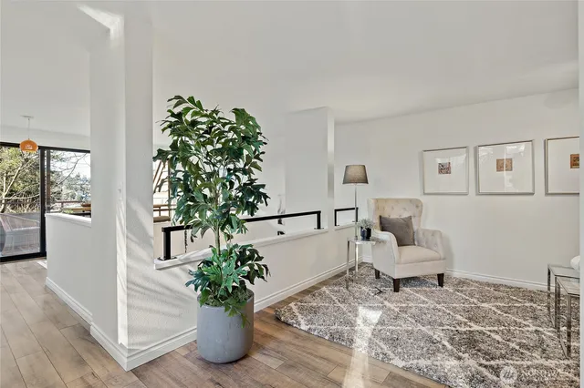 $629,900 | 3030 14th Avenue West, Unit 106, Seattle, WA 98119